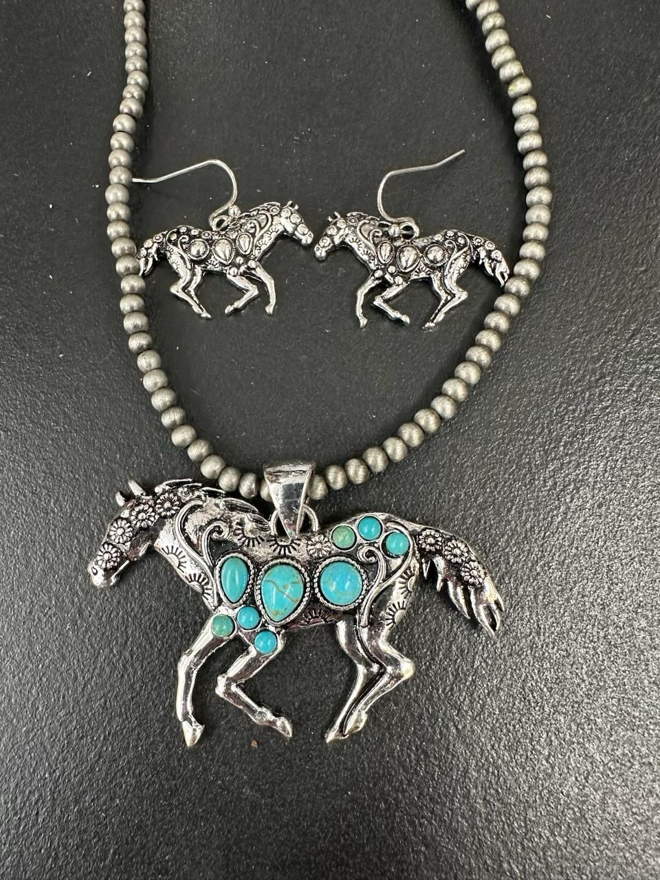 Silvertone Mane Attraction Turquoise Set