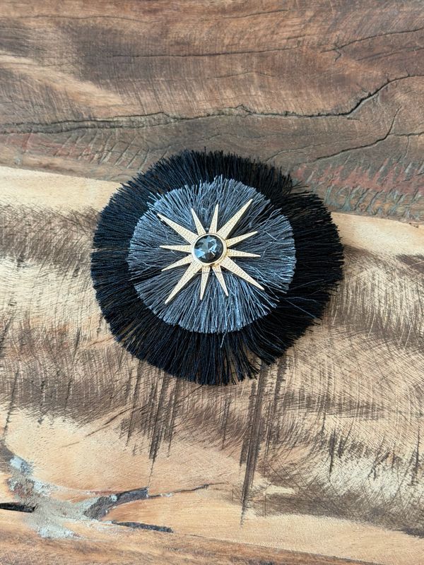 Broche Aimantée Étoile Frangée * Gris Noir