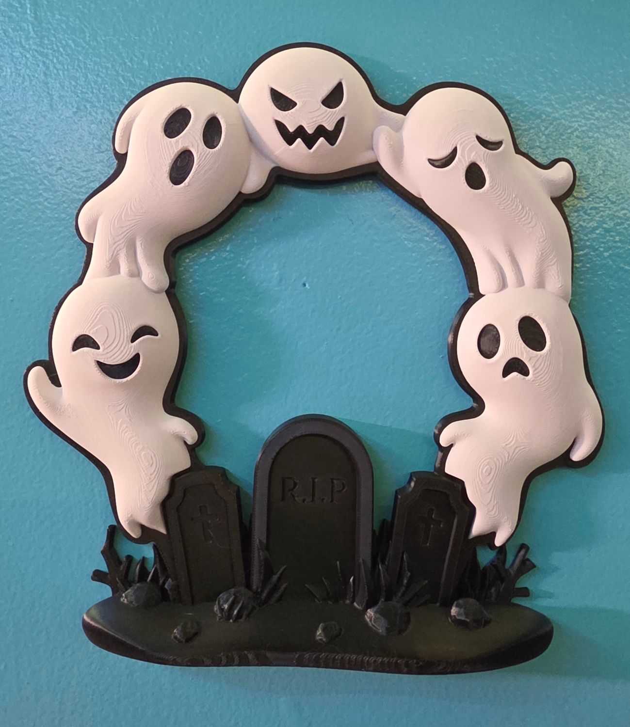 Ghostly Arch Wreath