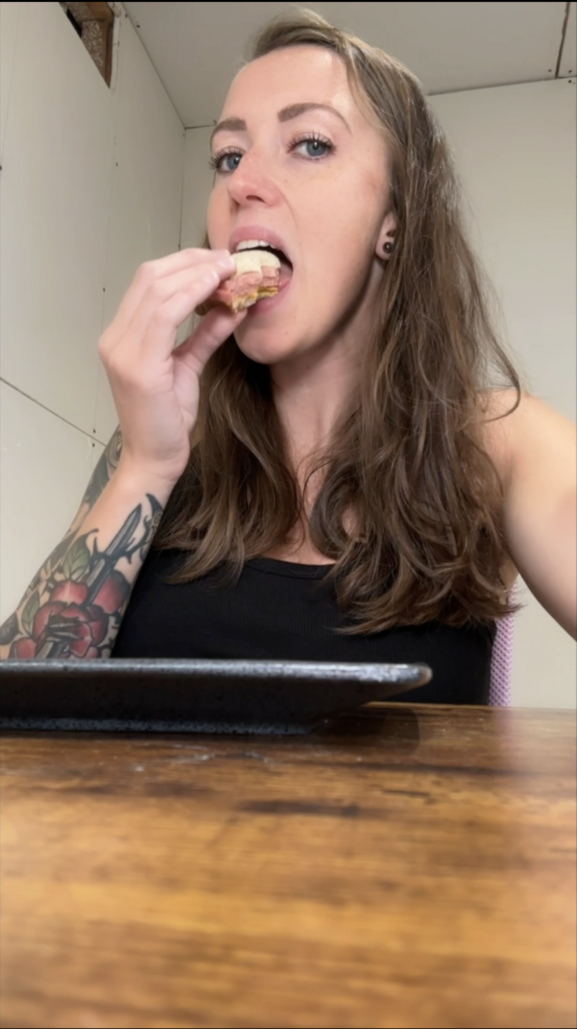 Bologna Sandwich (Vore)