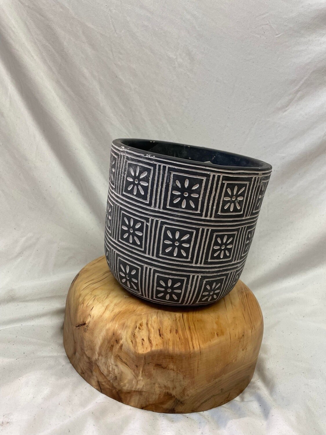 6&quot; Charcoal pot with Flowers