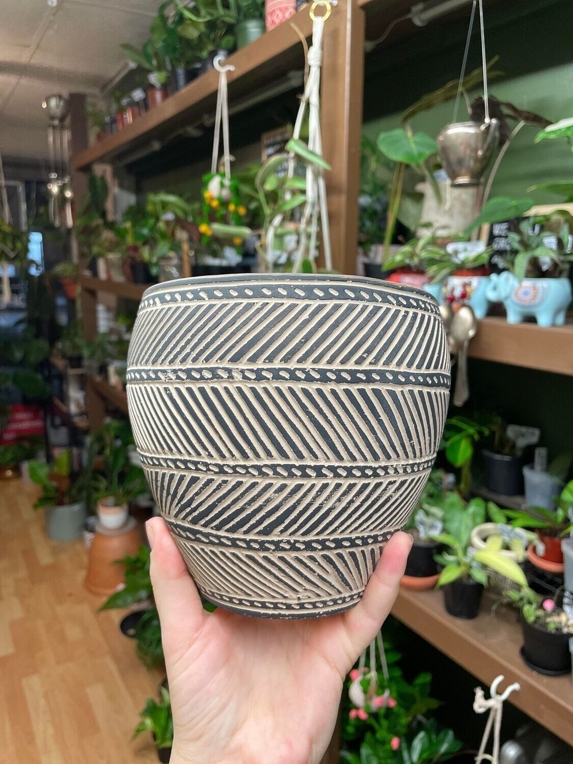 5.75&quot; Black Aztec Vase pot