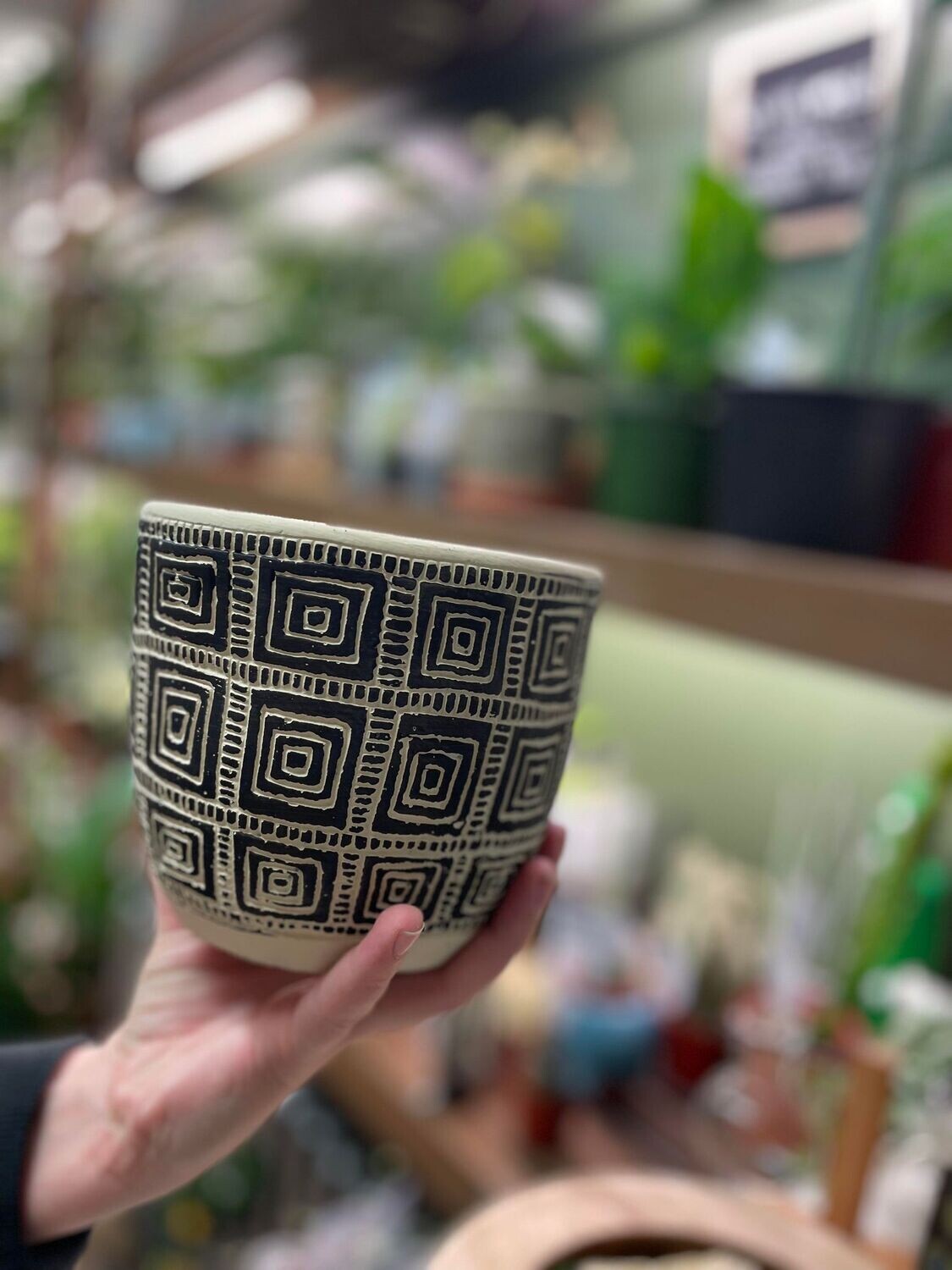 6&quot; Tan with Black Squares Pot
