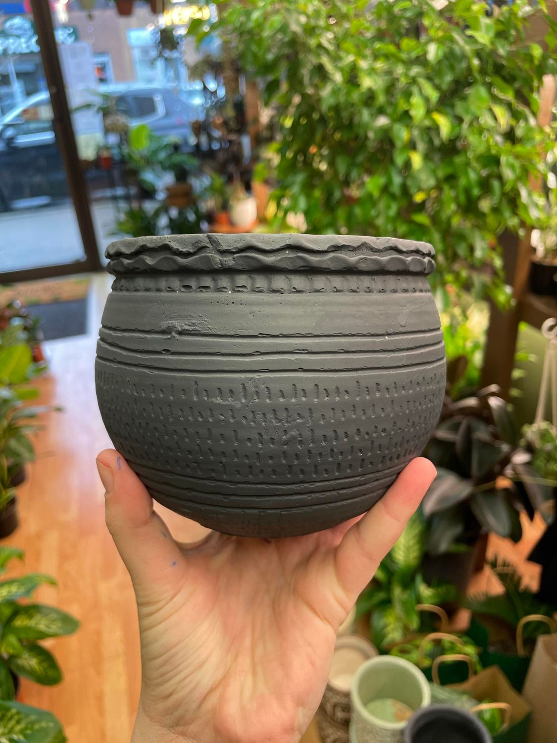 4.25&quot; Dark Round Pot