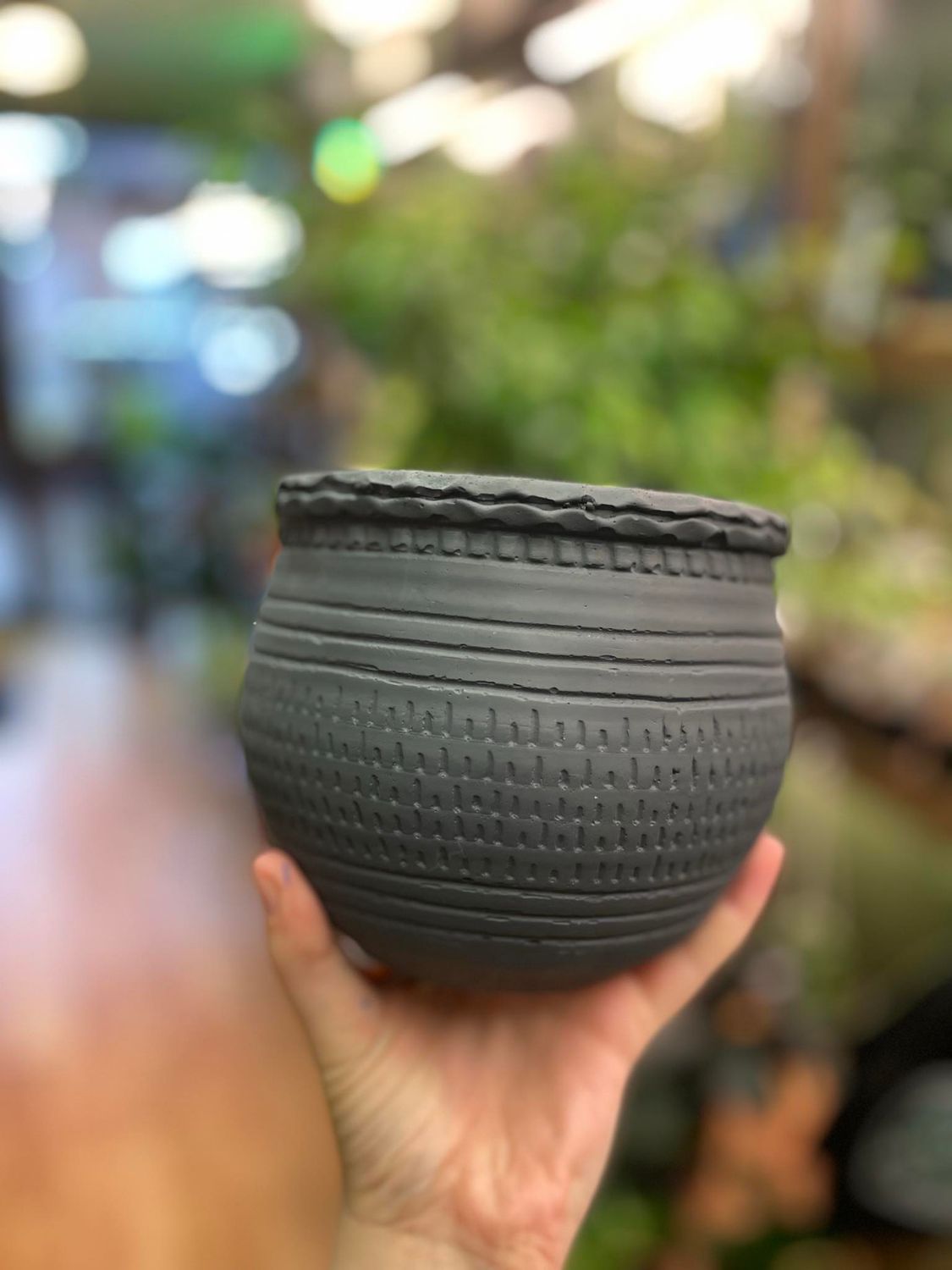 5.5&quot; Dark Round Pot