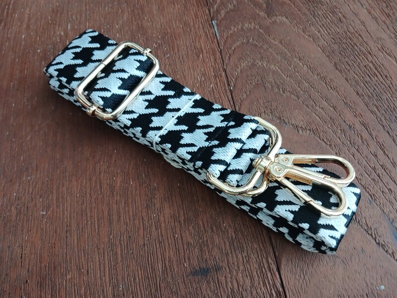 Hound&#39;s Tooth Black &amp; White Strap