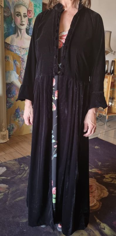 Black - Victorian Velvet Coat