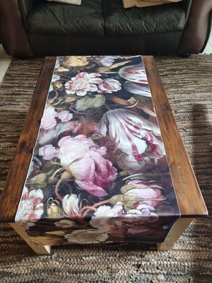 Dramatic Tulips - Runner