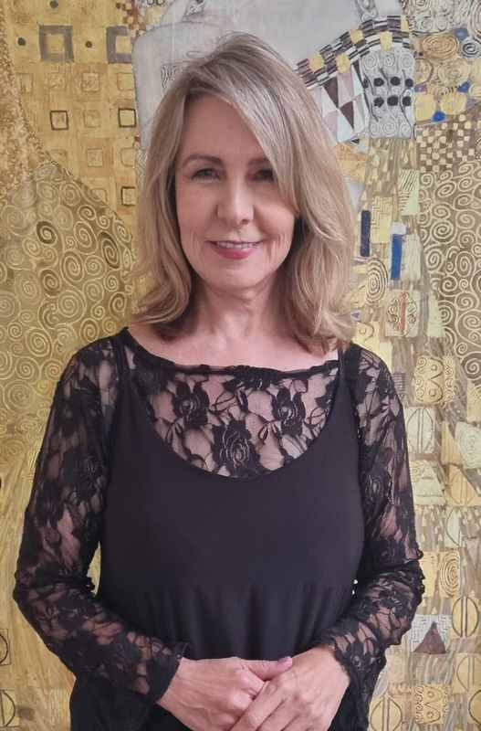 Long Bell-Sleeve Lace Top Black