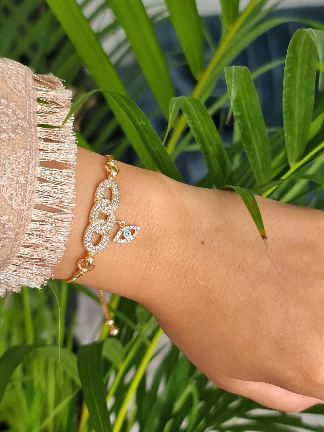 Gold chain bracelet with Blue Fatima eye Decor