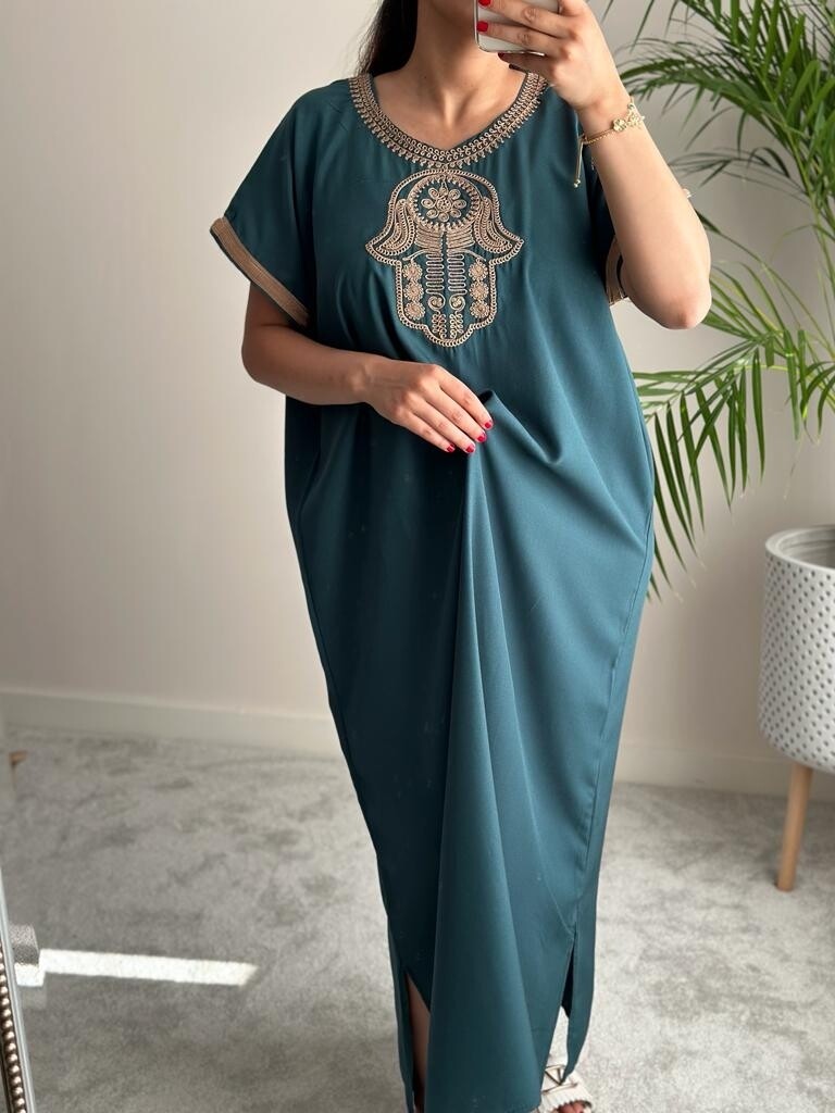 Khmissa Gandoura in Henna Green