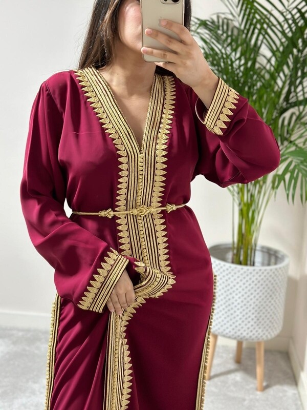 Kaftan El Hiba with Gold embroidery in Burgundy