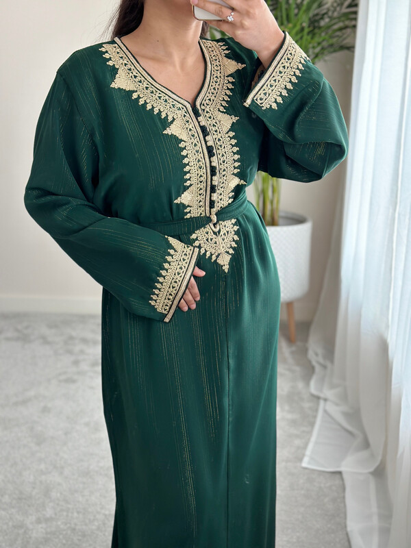 Kaftan Ramadan In Green With Hand Stitch Embroidery