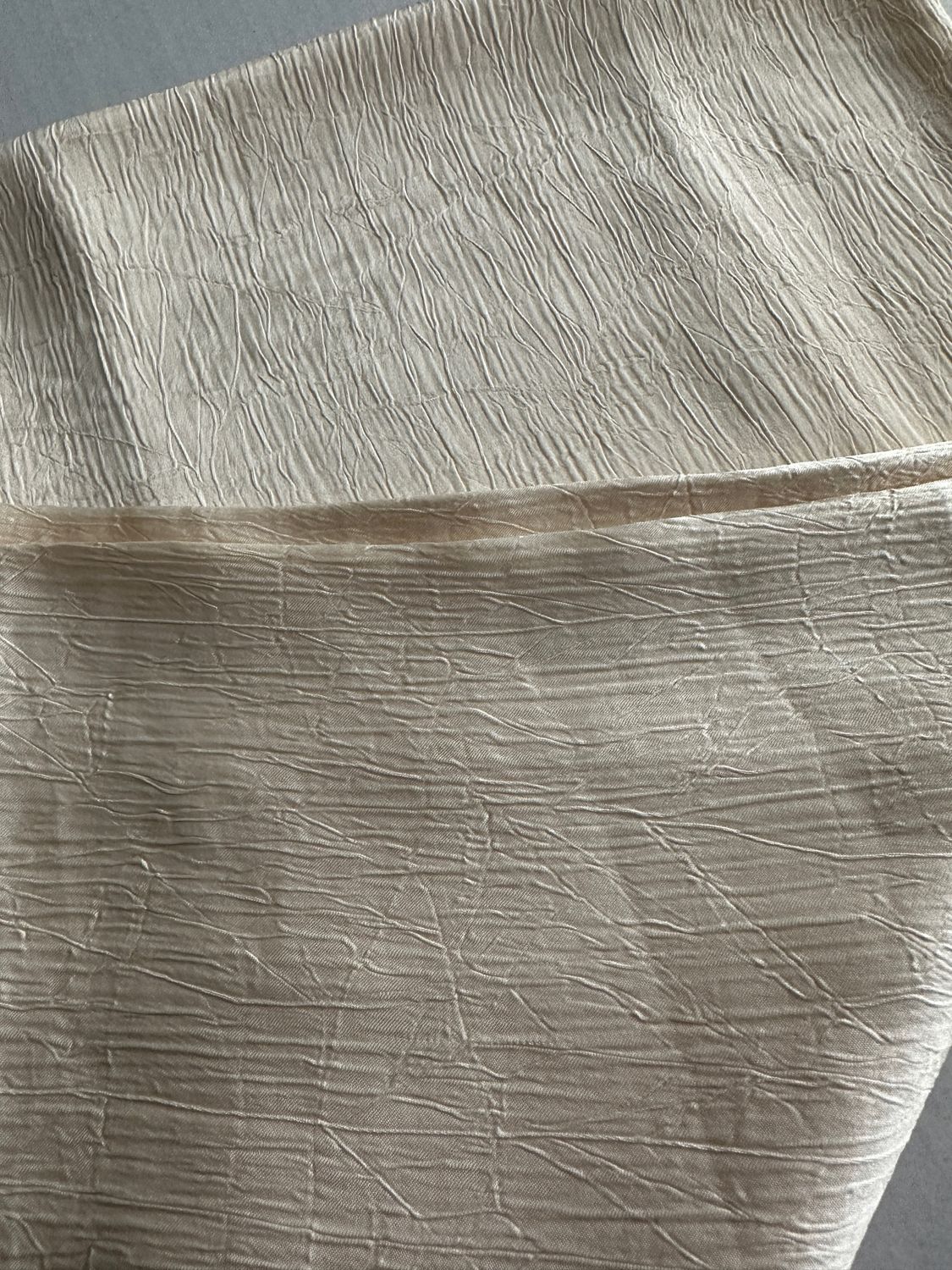Crushed Satin scarf In Cream