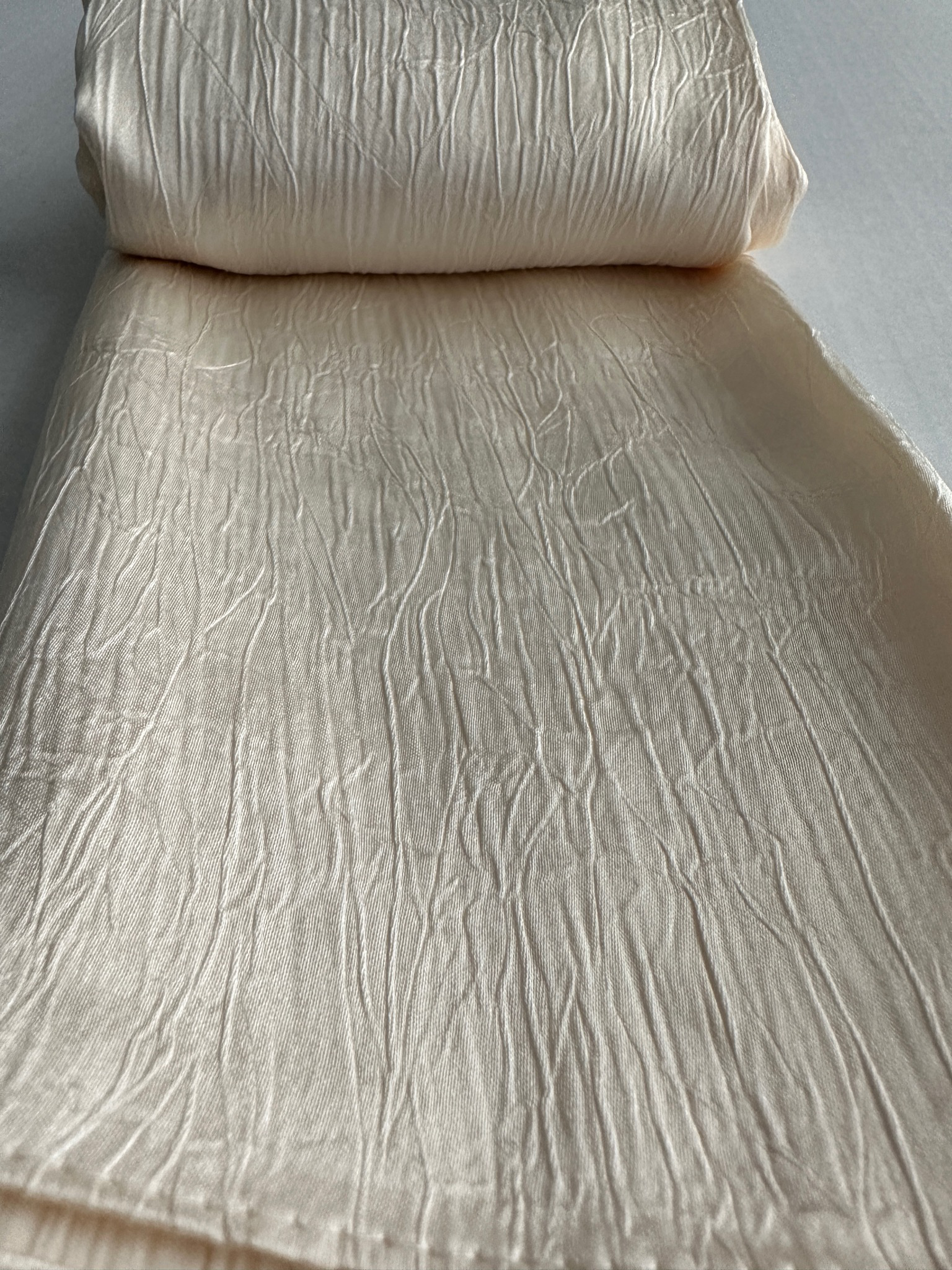 Crushed Satin scarf In Cream