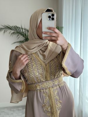Kaftan Layali In Nude Colour With Embroidered Belt