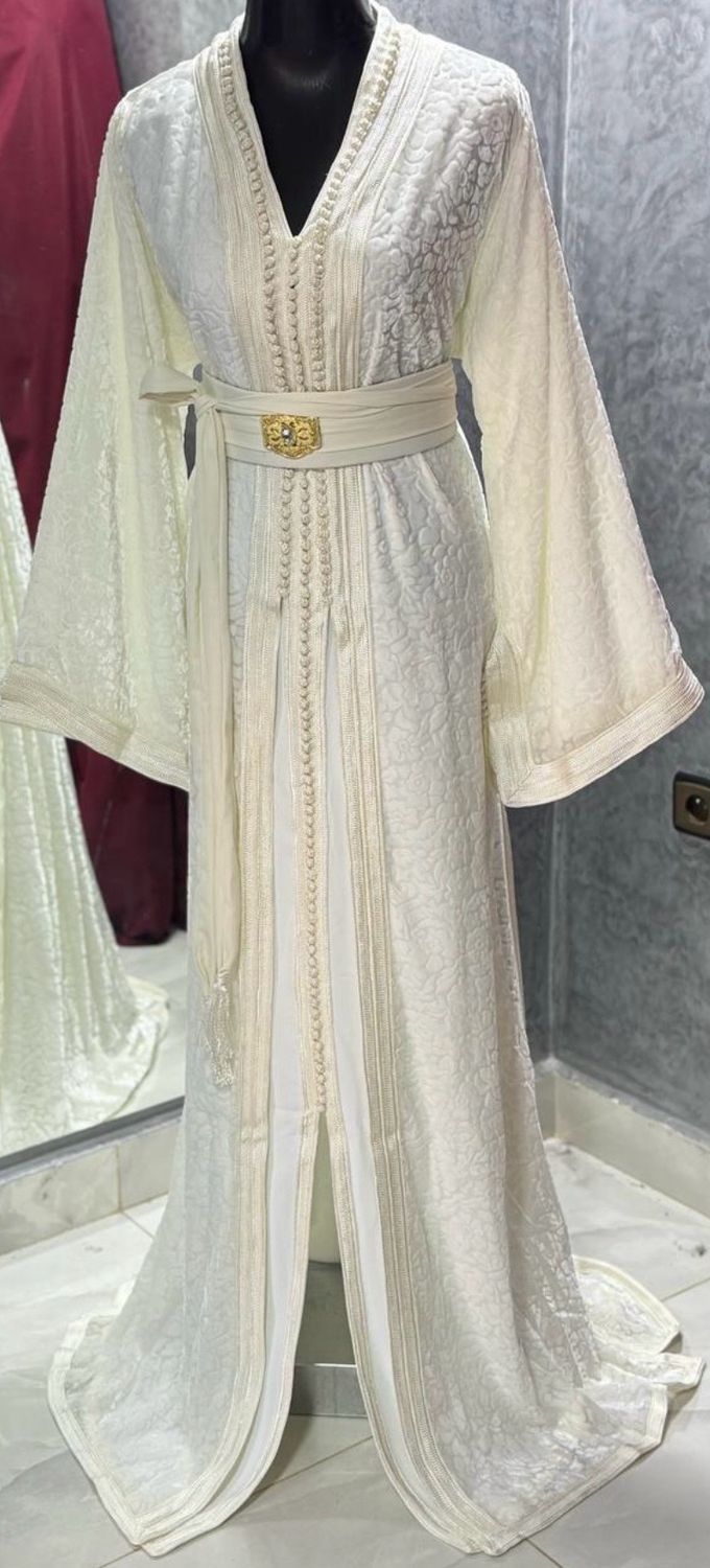 Takchita HUYAM In White