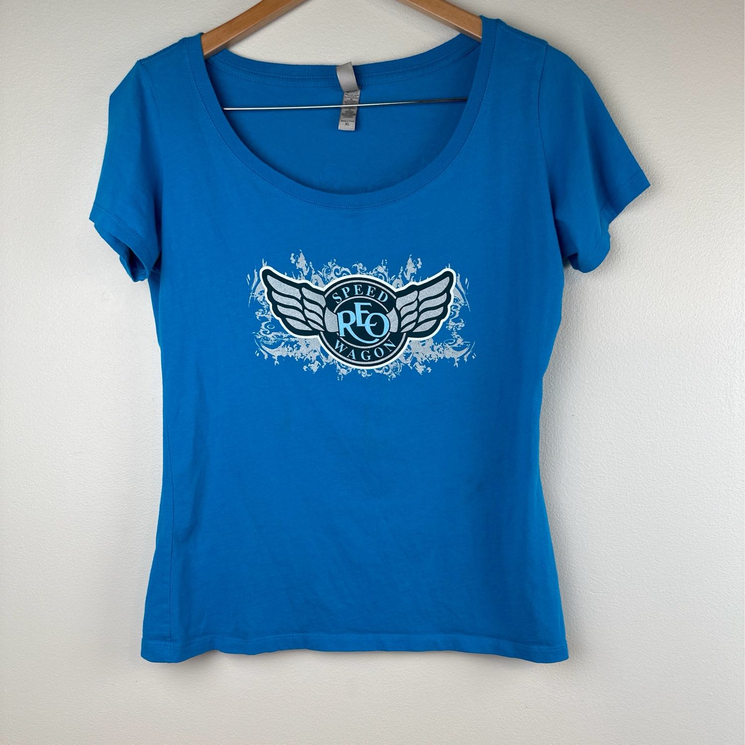 REO Speed Wagon Guitar Scoop Neck XL Women’s Blue Concert Short Sleeve T-Shirt Worn Very Little