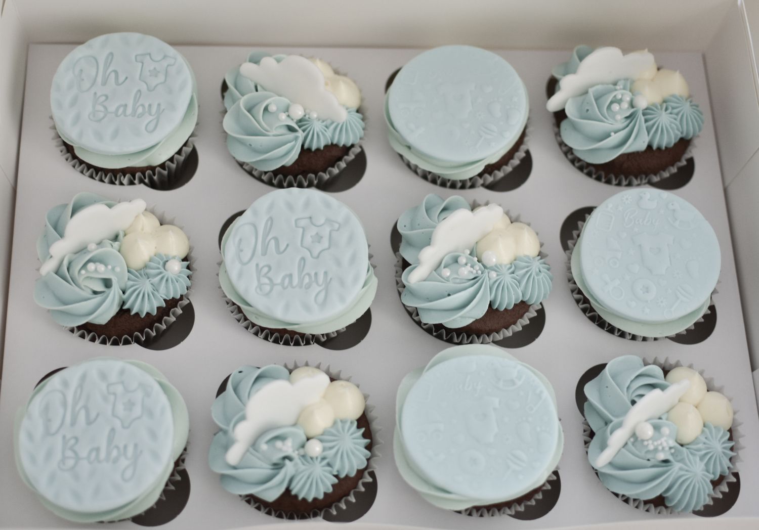 Custom Box of 12 Cupcakes - Filled or Non-Filled