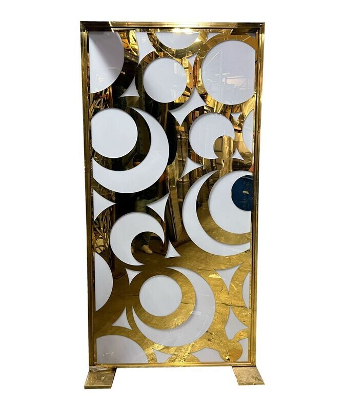 4x8 Gold Modern Wall