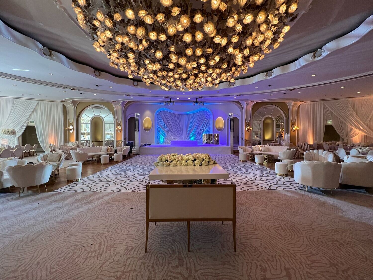 White Draping
The Beverly Hills Hotel