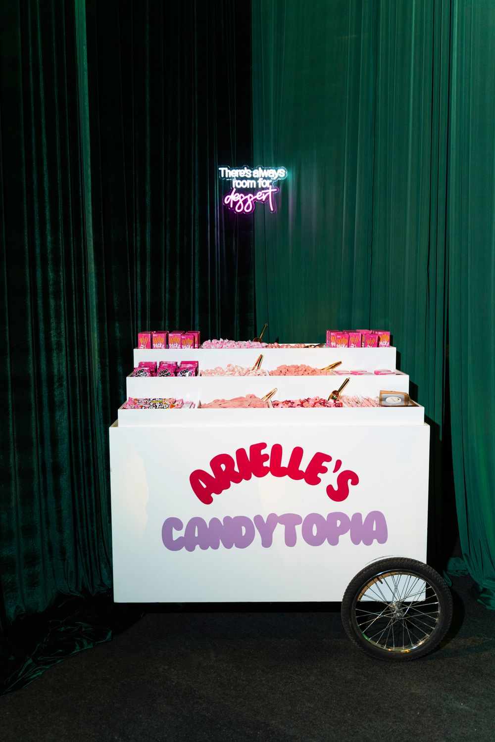 White Candy Cart w/white Plexi Glass Top