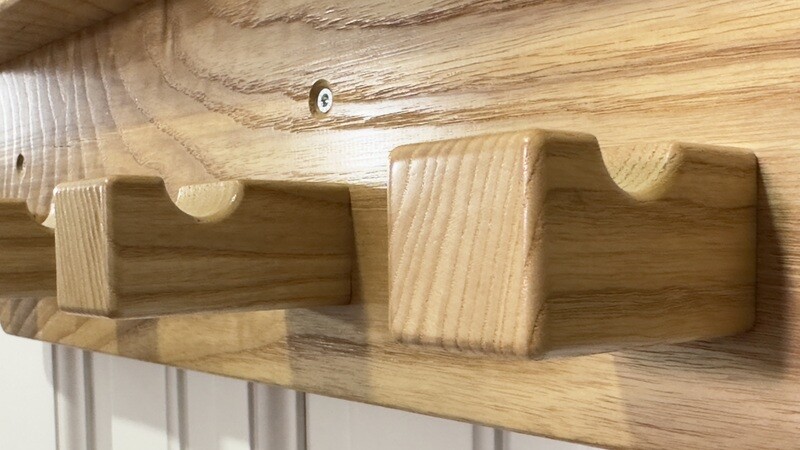Perchero de  madera de fresno