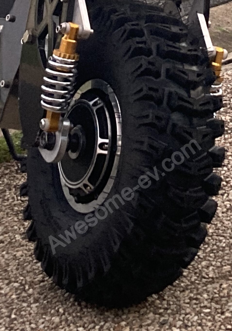 15 inch Brushless fat off road super fast speed electric scooter hub motor, which max speed is about 80-100km/h. the motor has 15 pole pairs, 65H magnetics and 45-60-72v 3500w, max torque 50N.m