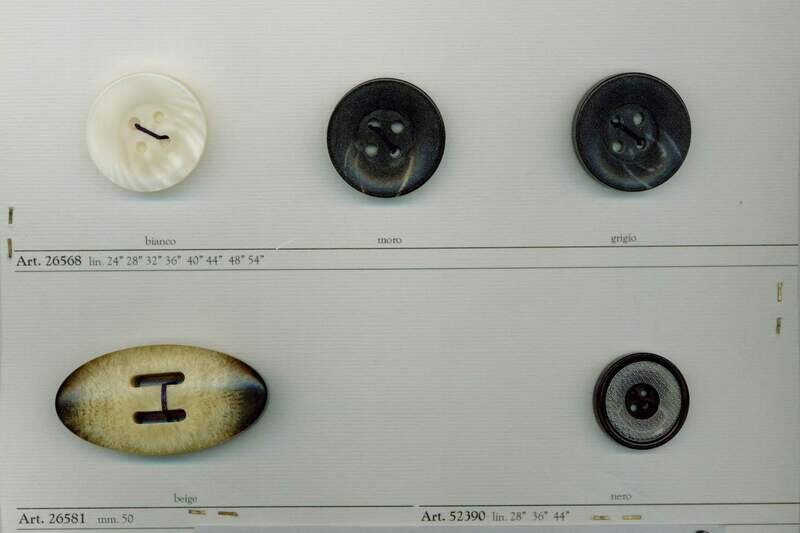 34 - Bottoni in Polyestere imitazione corno