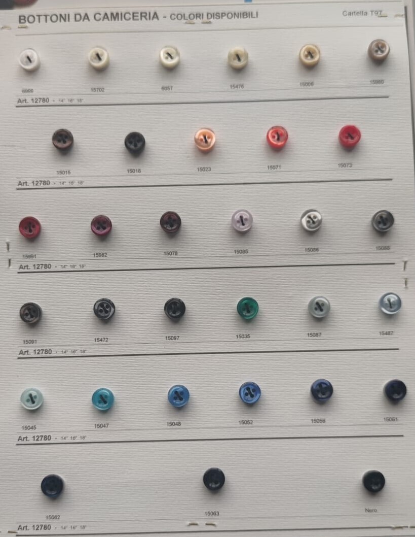 69 - Bottoni in poliestere colorati da camiceria