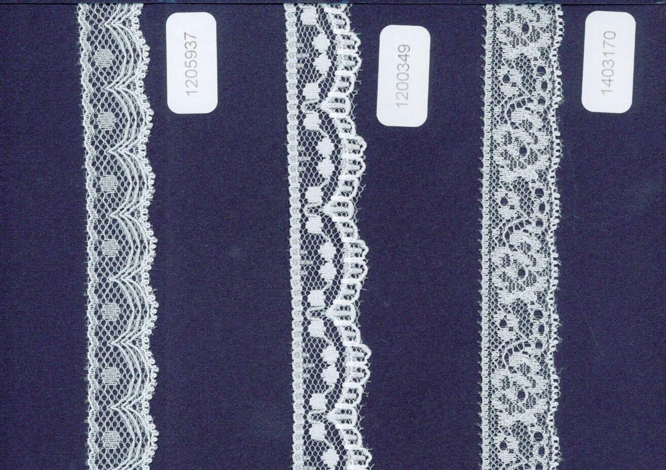 24 - Pizzi e trine Jacquard in Poliammide