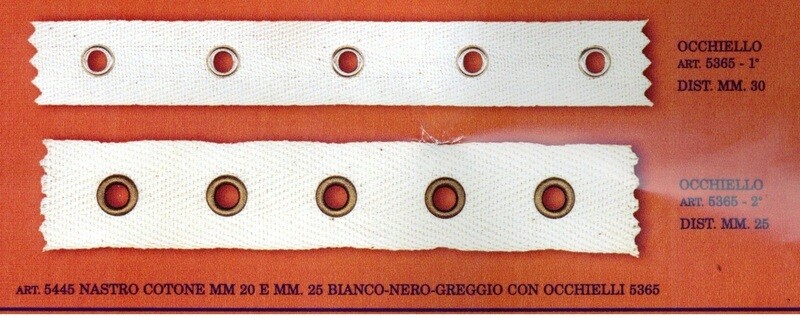 01 - Occhielli di metallo applicati su nastro spigato di cotone