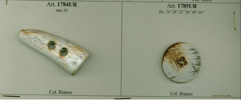 21 - Cornetti per Alamari in Urea con bottone abbinato