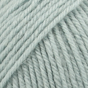 E-parduotuvė „Ką mezgi?“ - Mezgimo siūlai internetu | DROPS Karisma 69 light grey green (pilkai žalsva) - www.kamezgi.lt - 100% vilna