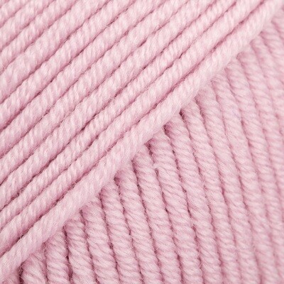 E-parduotuvė „Ką mezgi?“ - Mezgimo siūlai internetu | DROPS Merino Extra Fine 40 powder pink (rožinės pudros) - www.kamezgi.lt - 100% merino vilna
