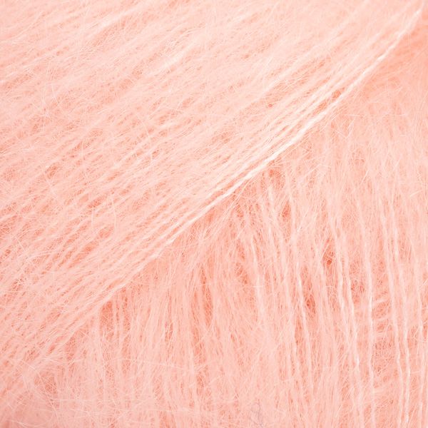 E-parduotuvė „Ką mezgi?“ - Mezgimo siūlai internetu | DROPS Kid-Silk 53 light peach (šviesi persikų) - www.kamezgi.lt - 75% moheris, 25% šilkas