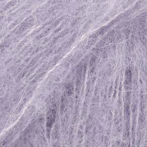 E-parduotuvė „Ką mezgi?“ - Mezgimo siūlai internetu | DROPS Brushed Alpaca Silk 17 light lavender (šviesi levandų) - www.kamezgi.lt - 77% alpakos vilna, 23% šilkas