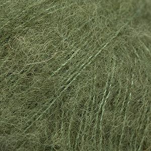 E-parduotuvė „Ką mezgi?“ - Mezgimo siūlai internetu | DROPS Brushed Alpaca Silk 32 moss green (sąmanų žalia) - www.kamezgi.lt - 77% alpakos vilna, 23% šilkas