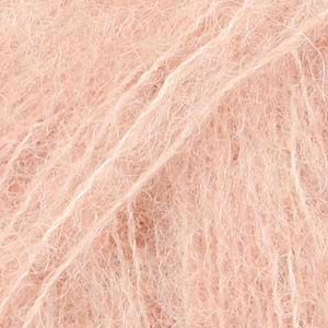 DROPS Brushed Alpaca Silk 20 rožinio smėlio DROPS Brushed Alpaca Silk - švelnūs alpakos vilnos ir šilko siūlai su pūkeliu | kamezgi.lt mezgimo siūlai internetu