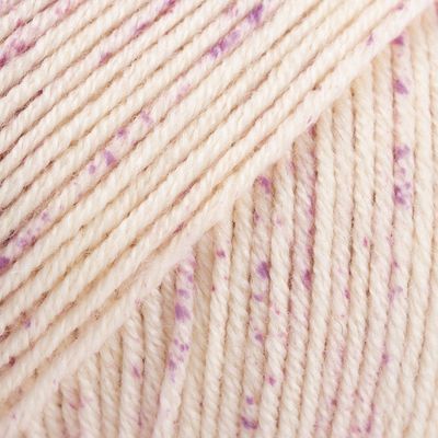 DROPS Baby Merino 104 svajonių dulkės DROPS Baby Merino - 100% švelnios merino vilnos mezgimo siūlai kūdikių drabužiams | kamezgi.lt