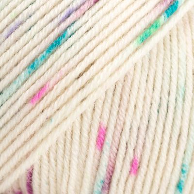 DROPS Baby Merino 101 uogų ir grietinėlės DROPS Baby Merino - 100% švelnios merino vilnos mezgimo siūlai kūdikių drabužiams | kamezgi.lt