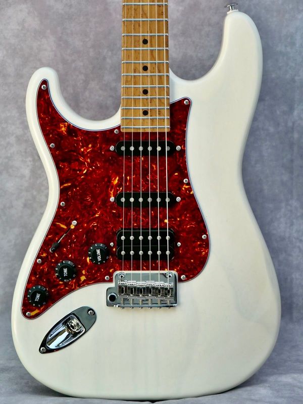 Suhr Classic S Paulownia Limited Custom Trans White #150 left-handed guitar