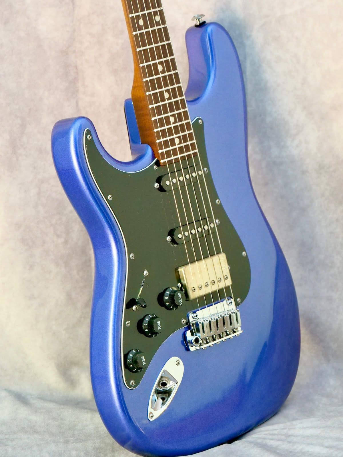 Suhr Classic S Custom Indigo #043 left handed guitar