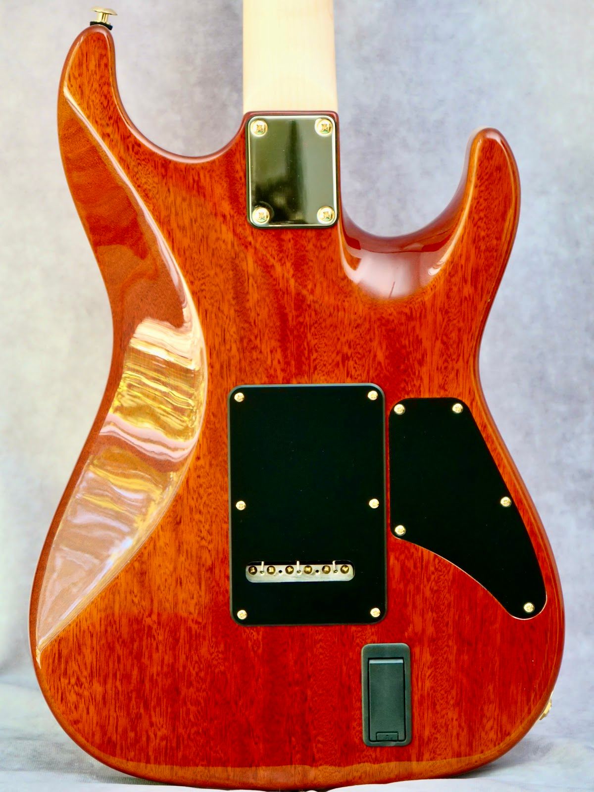 Suhr Legacy Limited Edition Trans Caramel #812 left-handed guitar