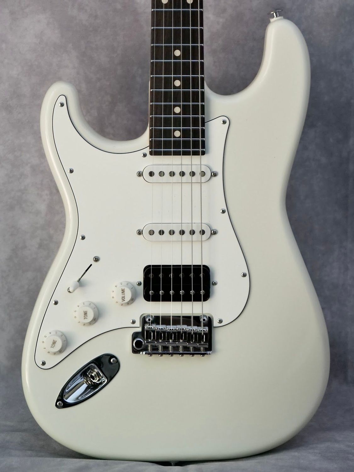 Suhr Classic S Olympic White SSH #288 left-handed Suhr Classic S Olympic White SSH #288 left-handed