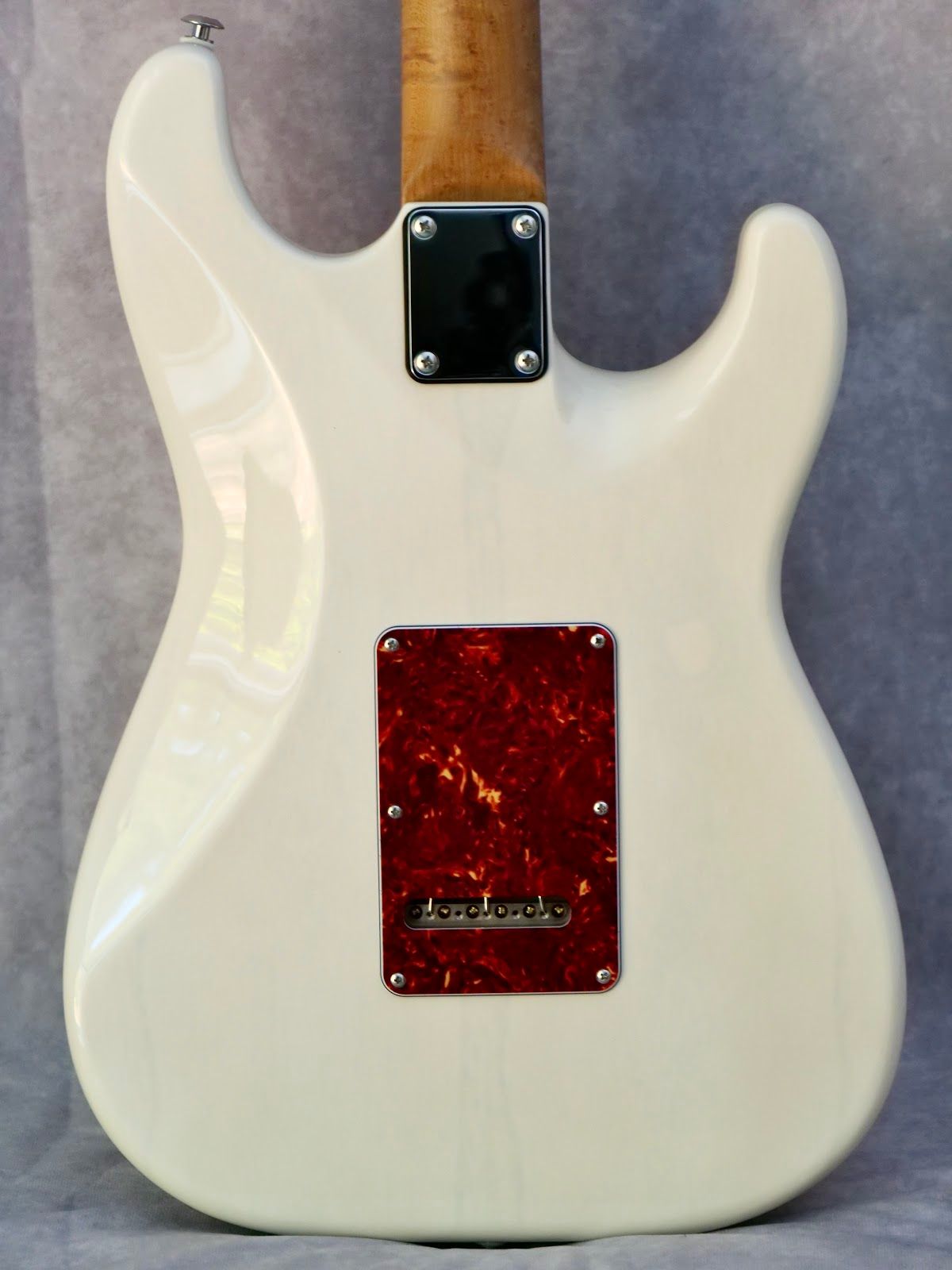 Suhr Classic S Paulownia Limited Custom Trans White #150 left-handed guitar