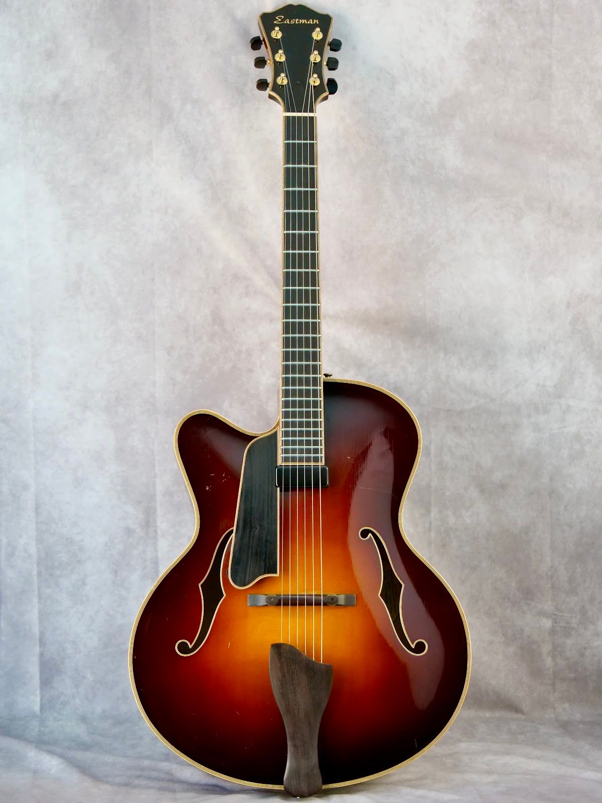 2007 Eastman AR910CE Sunburst #275 left handed guitar