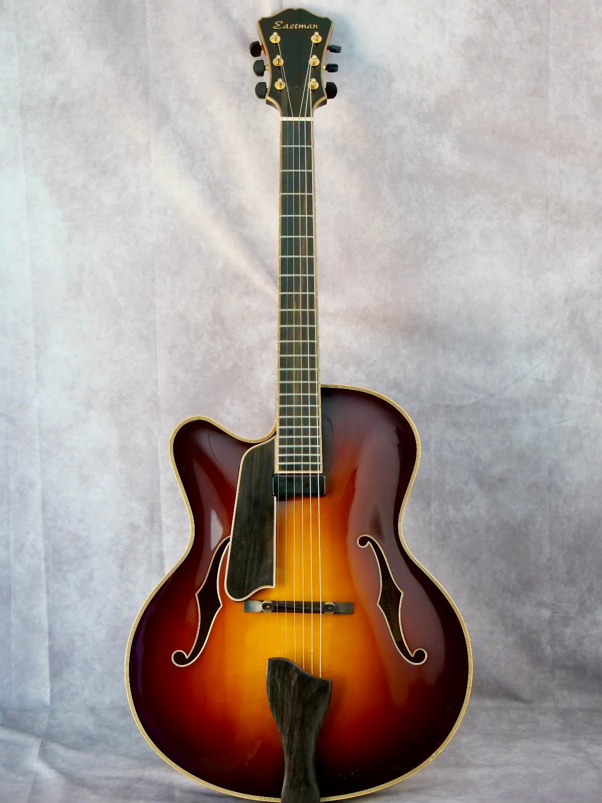 2008 Eastman AR910CE Sunburst #225 left handed guitar