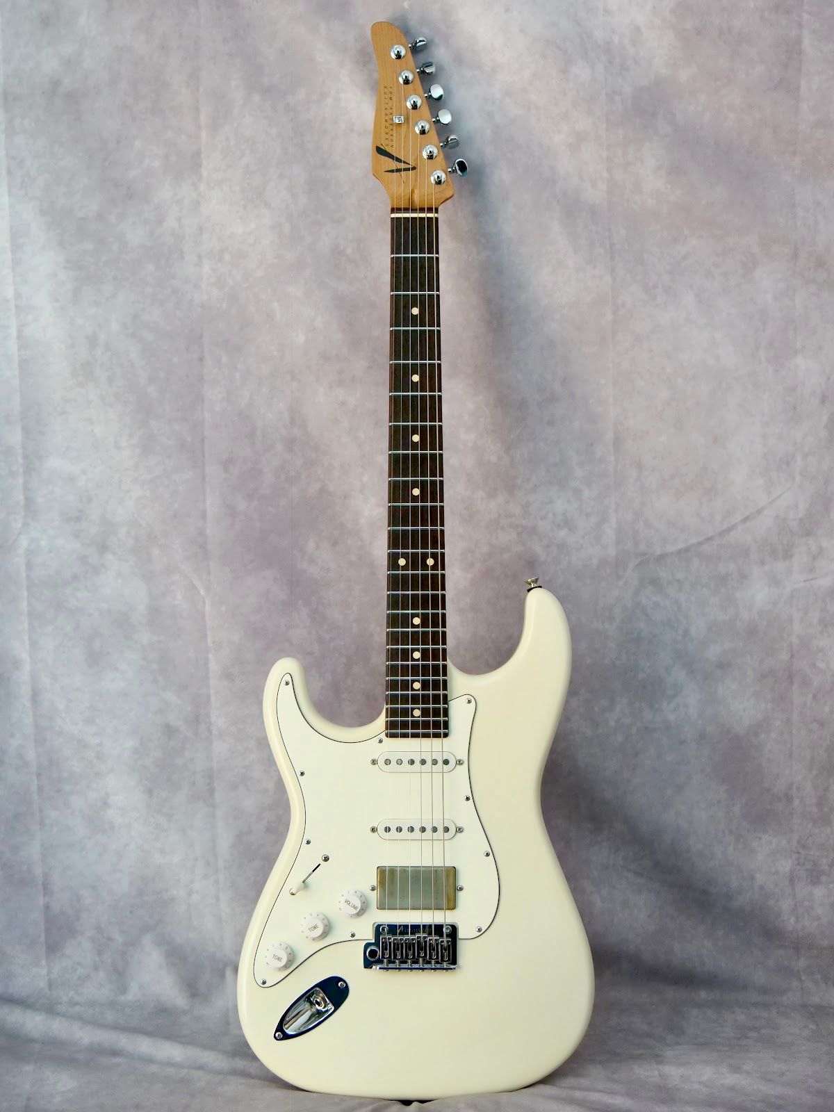 Anderson Icon Classic Olympic White left handed guitar