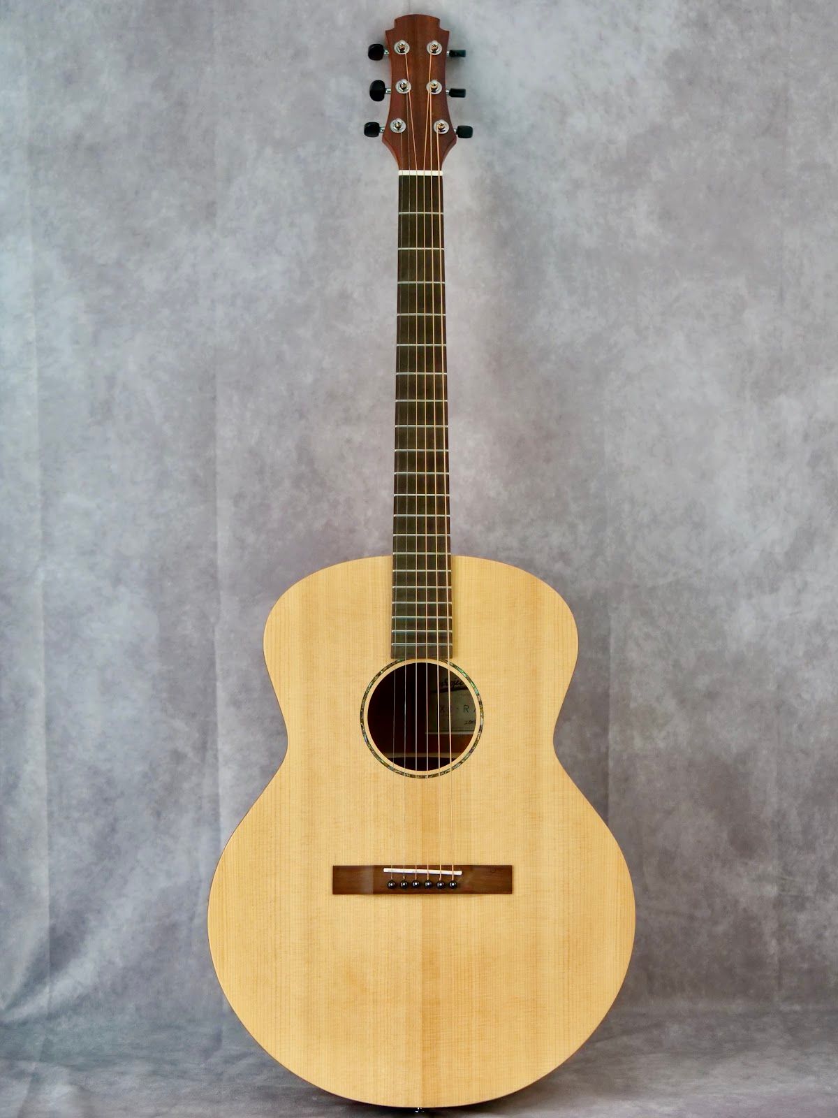 Maestro X1-RA Sitka/Mahogany Small Jumbo #010 left handed acoustic guitar